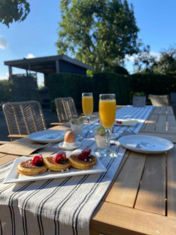 Betuwsch Badhuys Bed & Breakfast Lienden Exterior photo